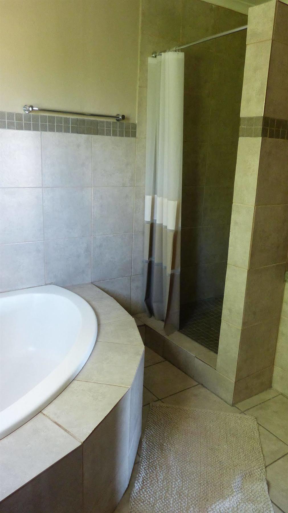 African Sands Guesthouse Load Shedding Free Bloemfontein Exteriör bild