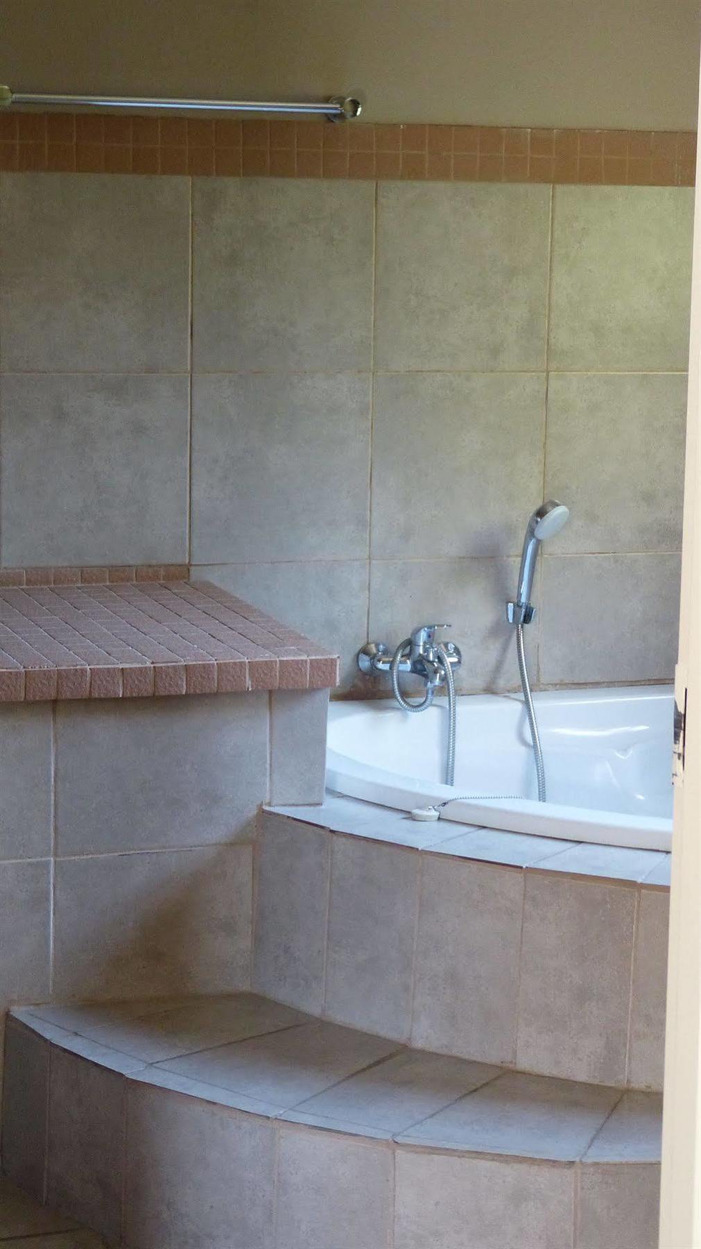 African Sands Guesthouse Load Shedding Free Bloemfontein Exteriör bild