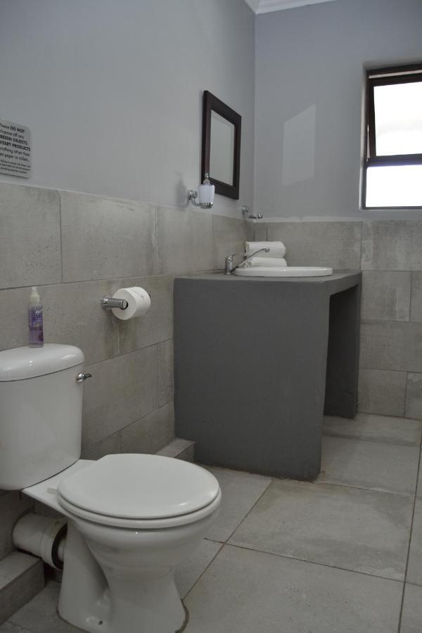 African Sands Guesthouse Load Shedding Free Bloemfontein Exteriör bild