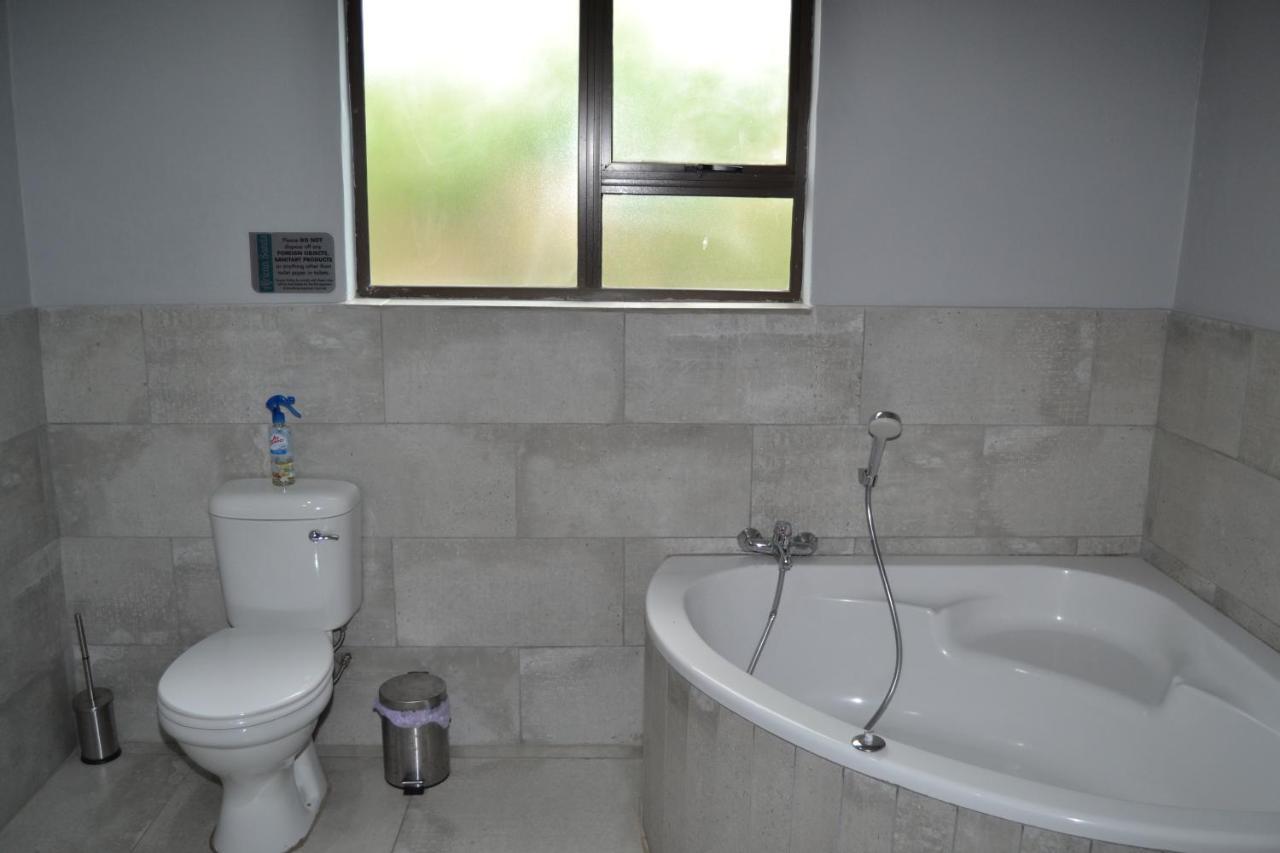 African Sands Guesthouse Load Shedding Free Bloemfontein Exteriör bild