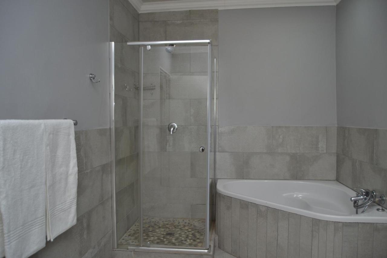 African Sands Guesthouse Load Shedding Free Bloemfontein Exteriör bild