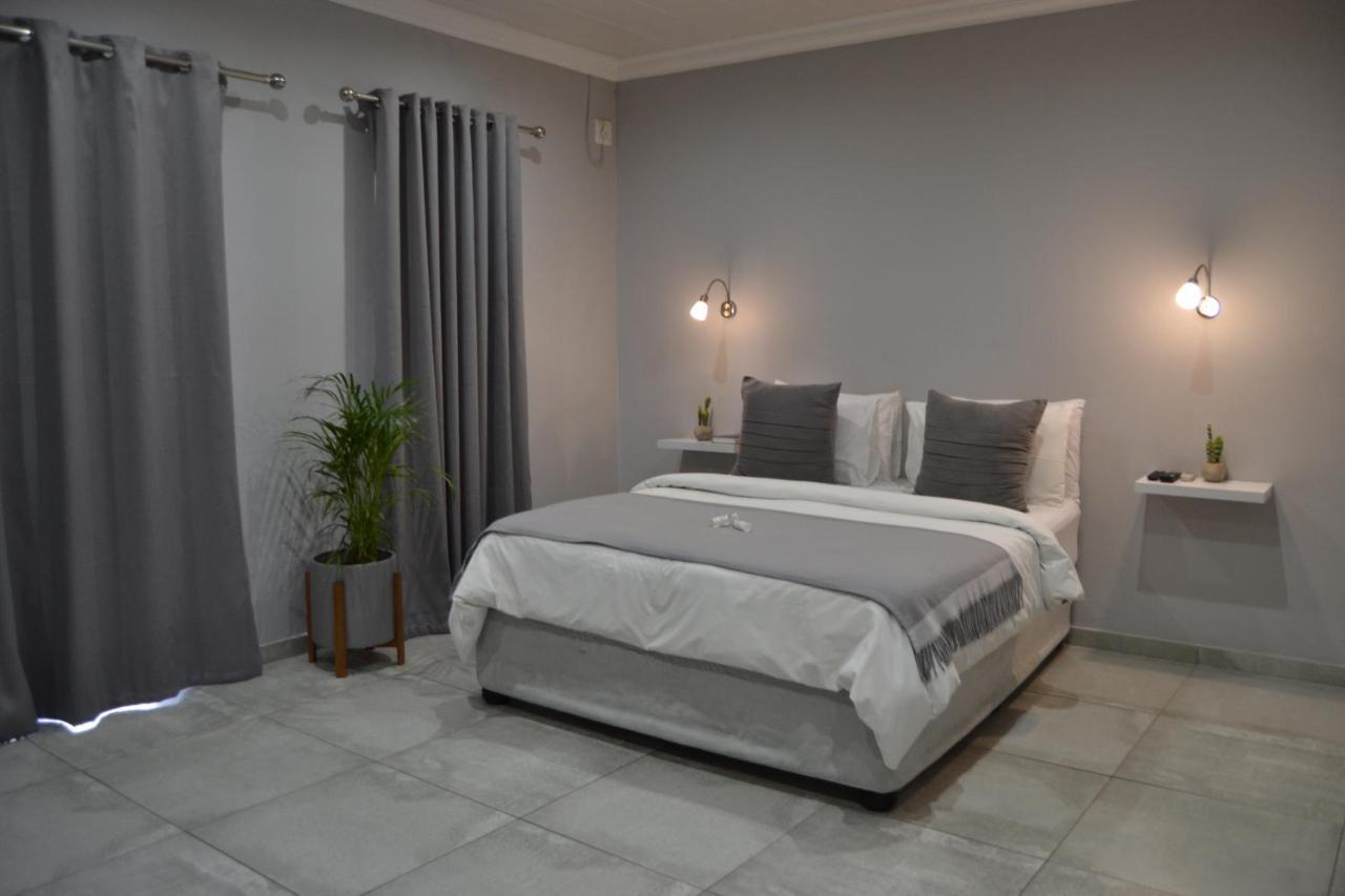 African Sands Guesthouse Load Shedding Free Bloemfontein Exteriör bild